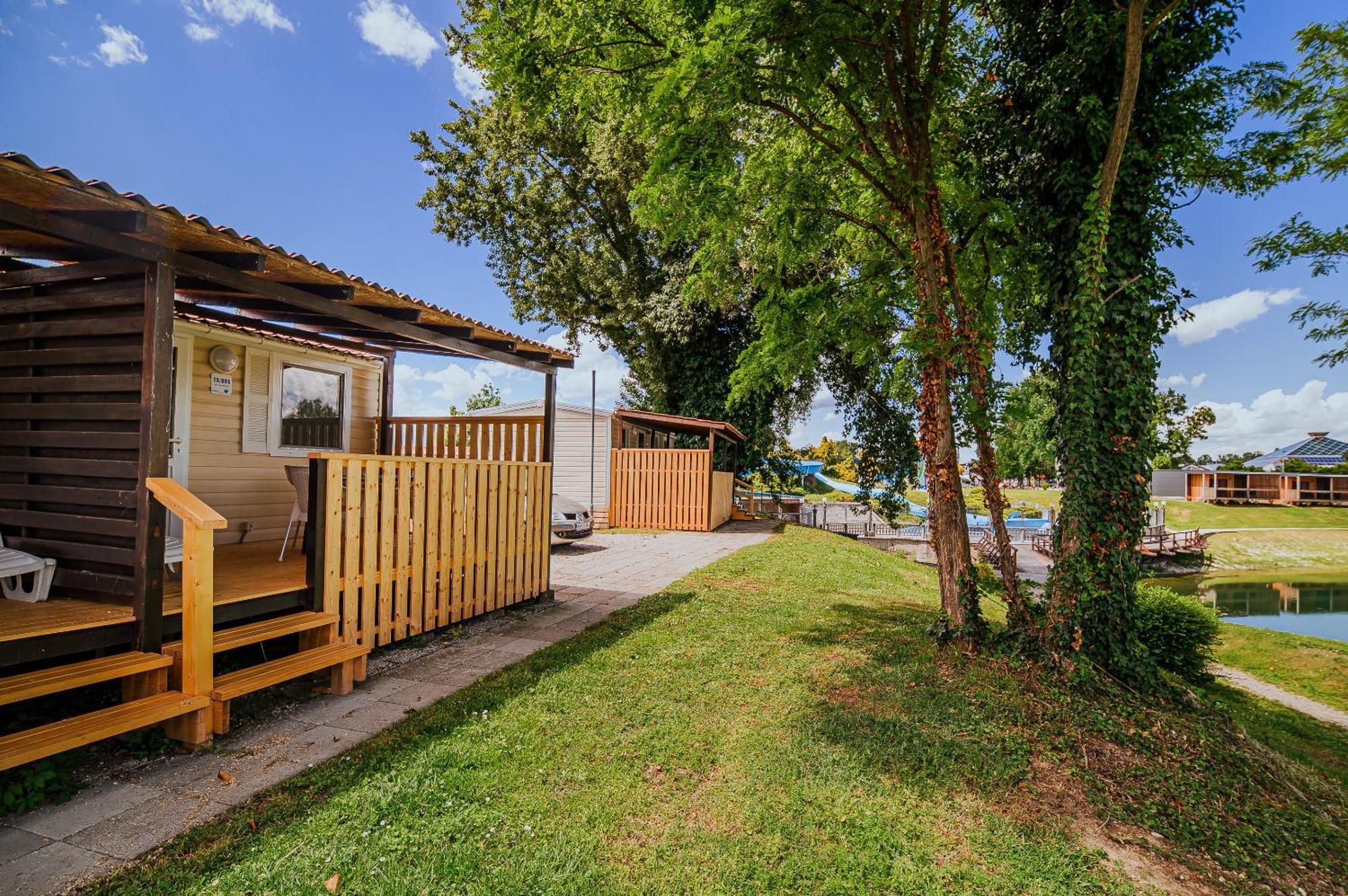 Lake View Mobile Homes With Thermal Riviera Tickets In Terme Catez Catez ob Savi Quarto foto