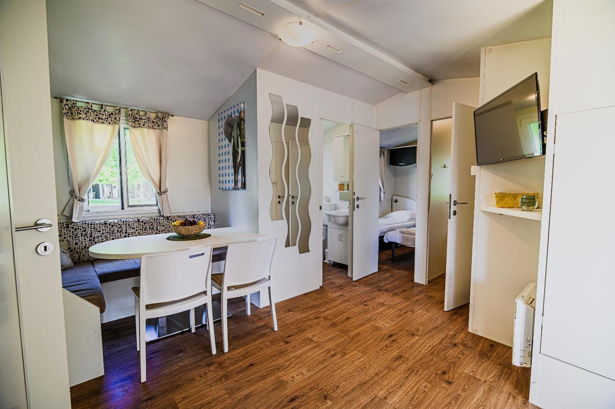 Lake View Mobile Homes With Thermal Riviera Tickets In Terme Catez Catez ob Savi Quarto foto